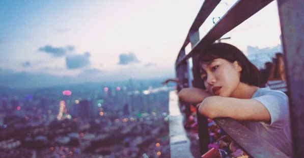 下雨天心情莫名低落沮丧的说说 孤独寂寞的句子1