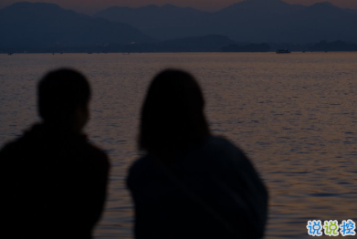 知乎上特别温柔的文案 垂首思汝汝不知1