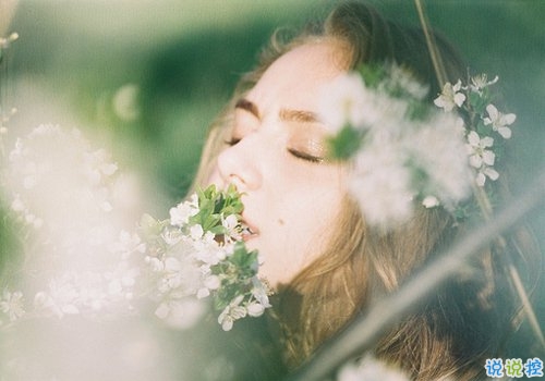 在你伤感难过时一下子戳中你内心的图片句子 时光怎么让爱笑的人哭了16