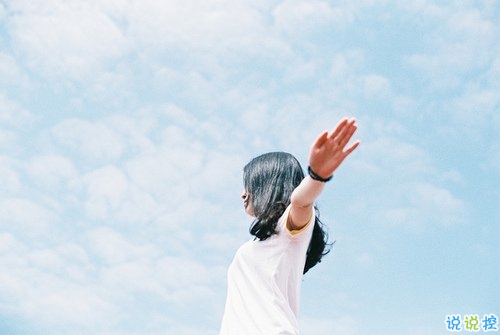 关于感情中的爱恨情仇的伤感句子带图片 其实你并没有那么坚强11