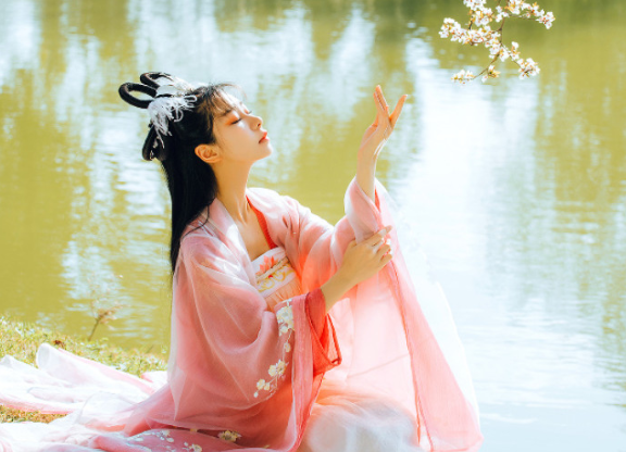 唯美仙气十足的古风诗词说说带图片14