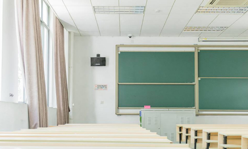 关于青春校园还有毕业的适合文字控的文艺说说1