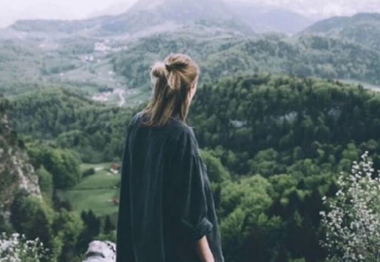 感到难过心痛时发的心情说说 时光让一切不知所措一个人把情怀搁浅2