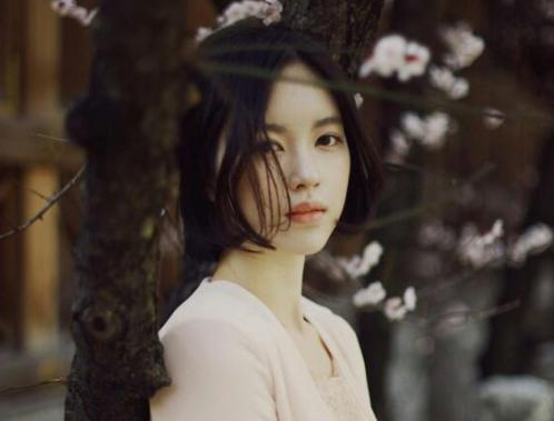 00后女生大爱的唯美文艺心情说说 她走了数千里路为的是死在你梦中1