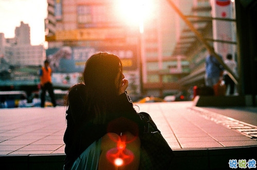 在你伤感难过时一下子戳中你内心的图片句子 时光怎么让爱笑的人哭了3