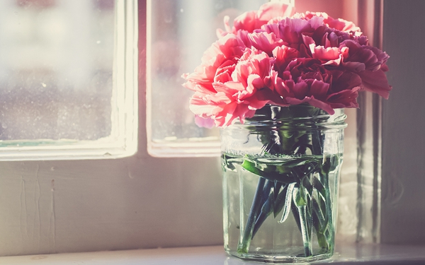 感到孤独时发的说说 愿漂泊的人都有酒喝愿孤独的人都能放歌1