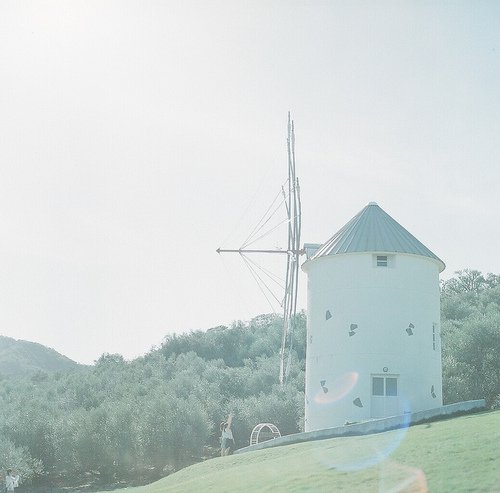 关于寂寞孤独和成长的哲理短句子说说 有些路啊只能一个人走1